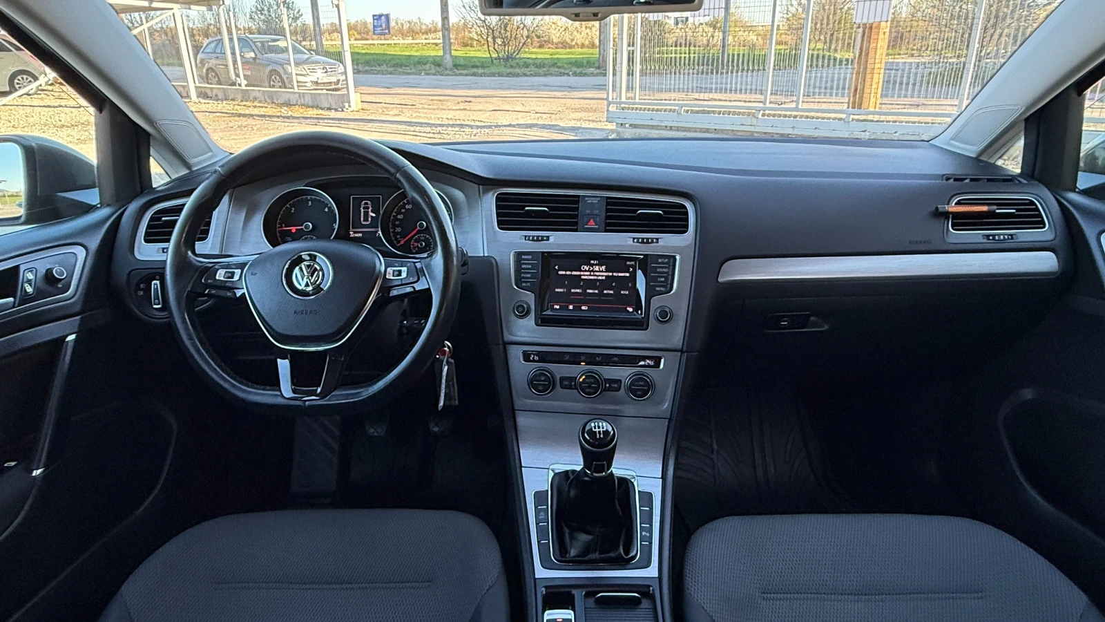 VW Golf 1.6TDI/105кс/5скорости/BLUEMOTION, снимка 11 - Автомобили и джипове - 54130623