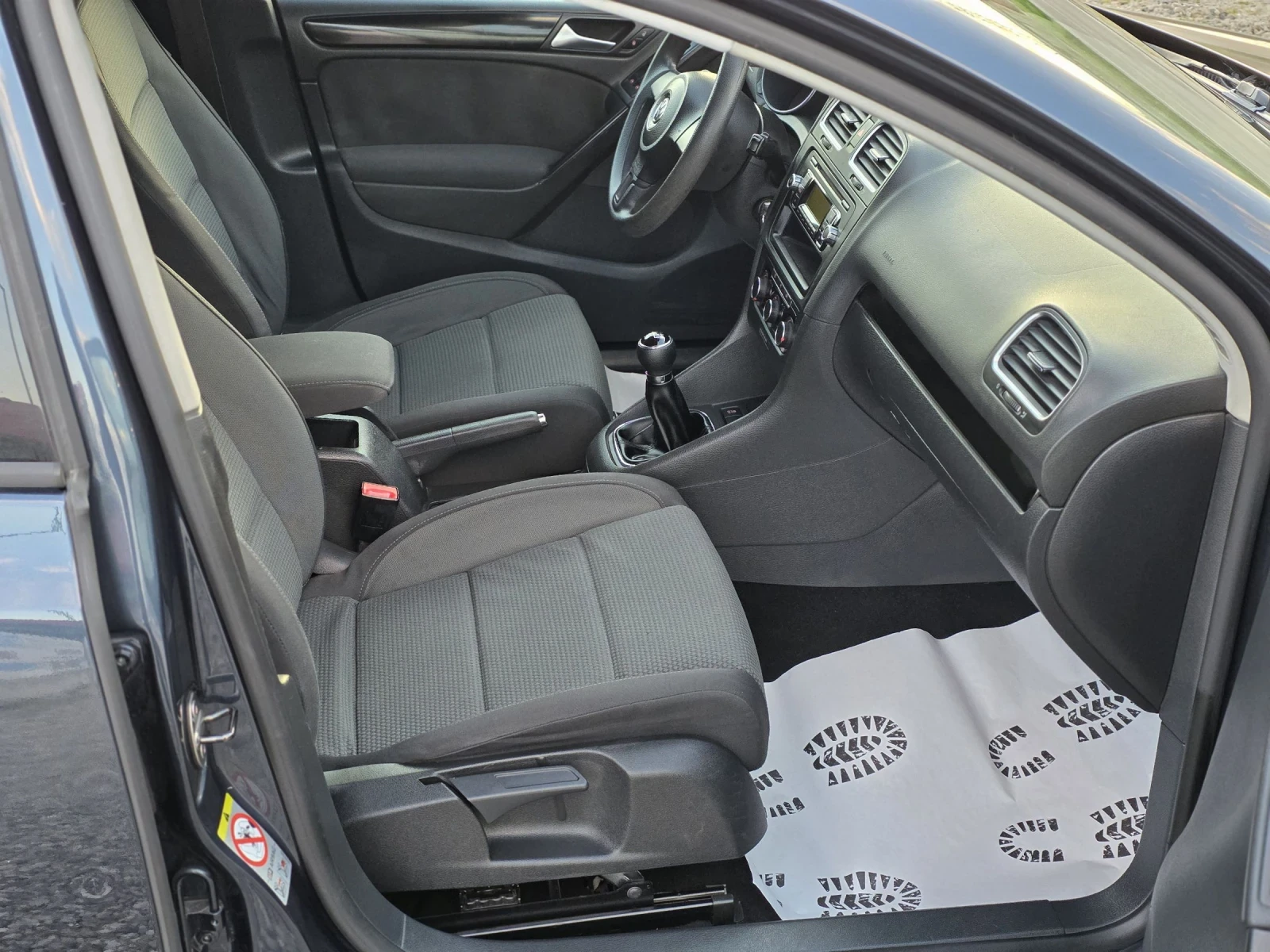 VW Golf 1.6tdi 105 k.c. ТОП , снимка 13 - Автомобили и джипове - 54247063