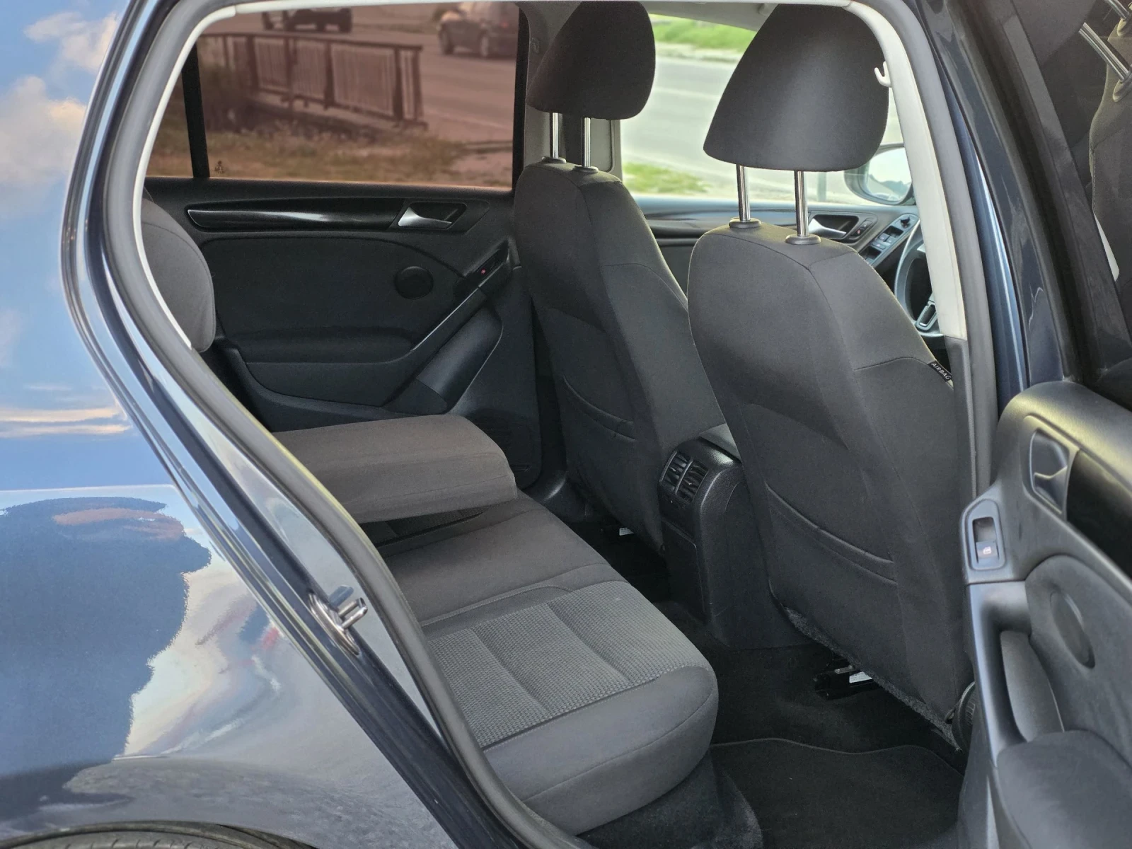 VW Golf 1.6tdi 105 k.c. ТОП , снимка 12 - Автомобили и джипове - 54247063