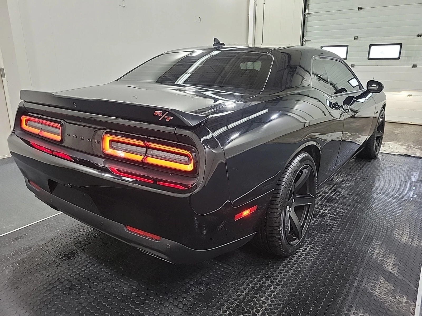 Dodge Challenger R/T RWD, снимка 5 - Автомобили и джипове - 54577241