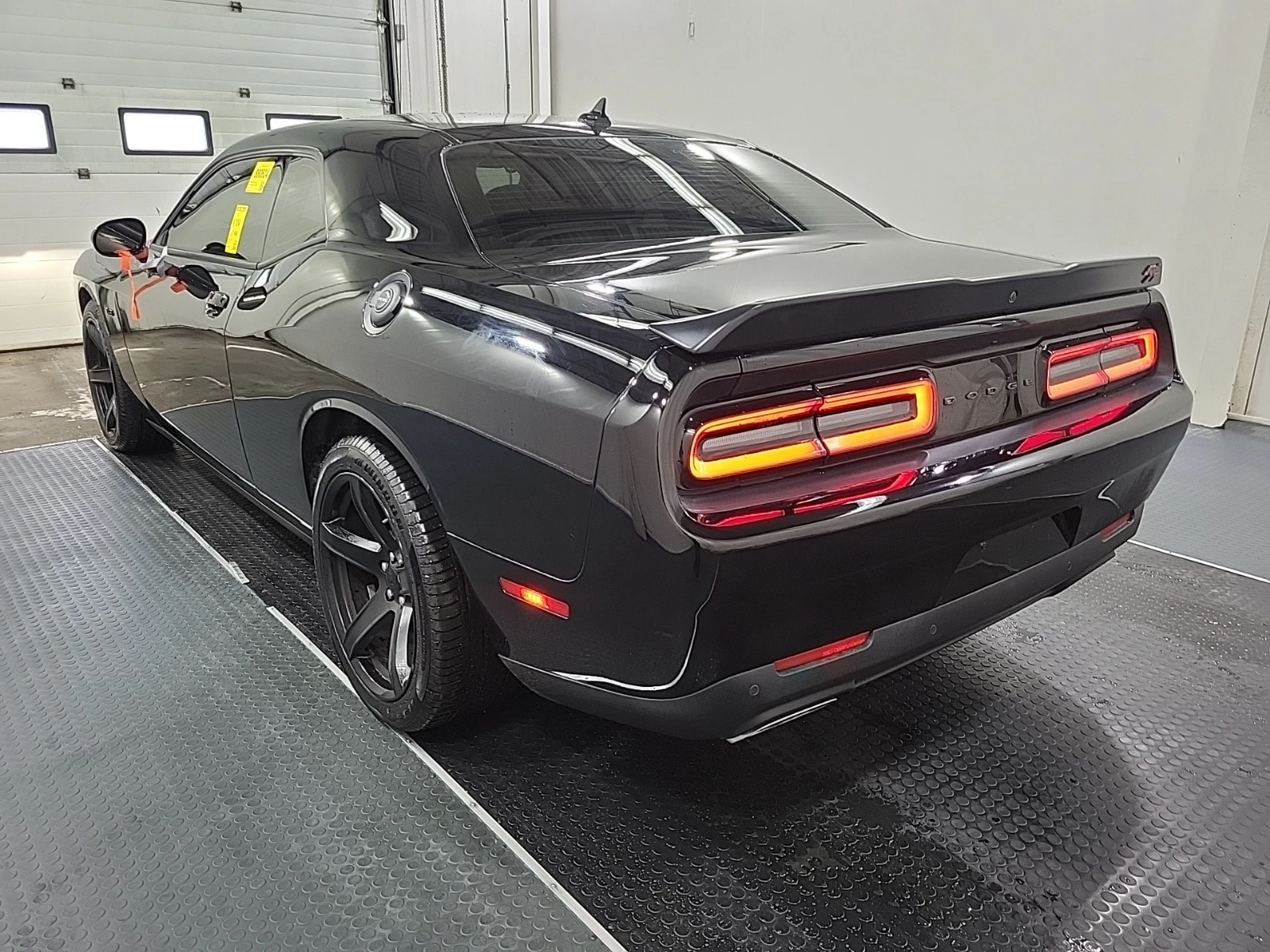 Dodge Challenger R/T RWD, снимка 6 - Автомобили и джипове - 54577241