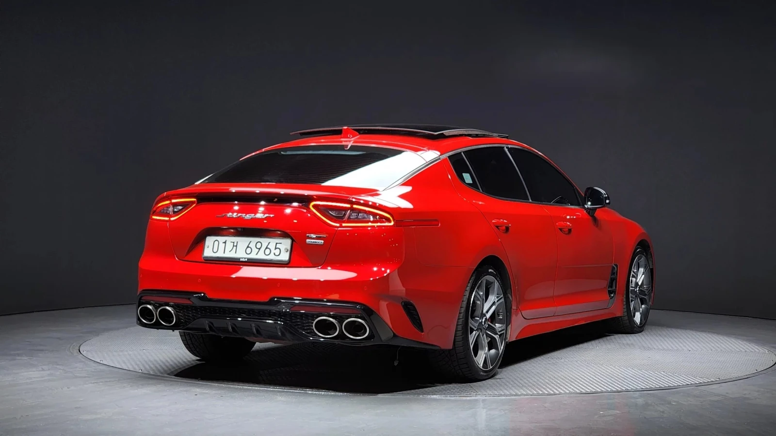 Kia Stinger 3.3 Turbo AWD Cam360/Disi/Panorama/Обдухване, снимка 2 - Автомобили и джипове - 55189850