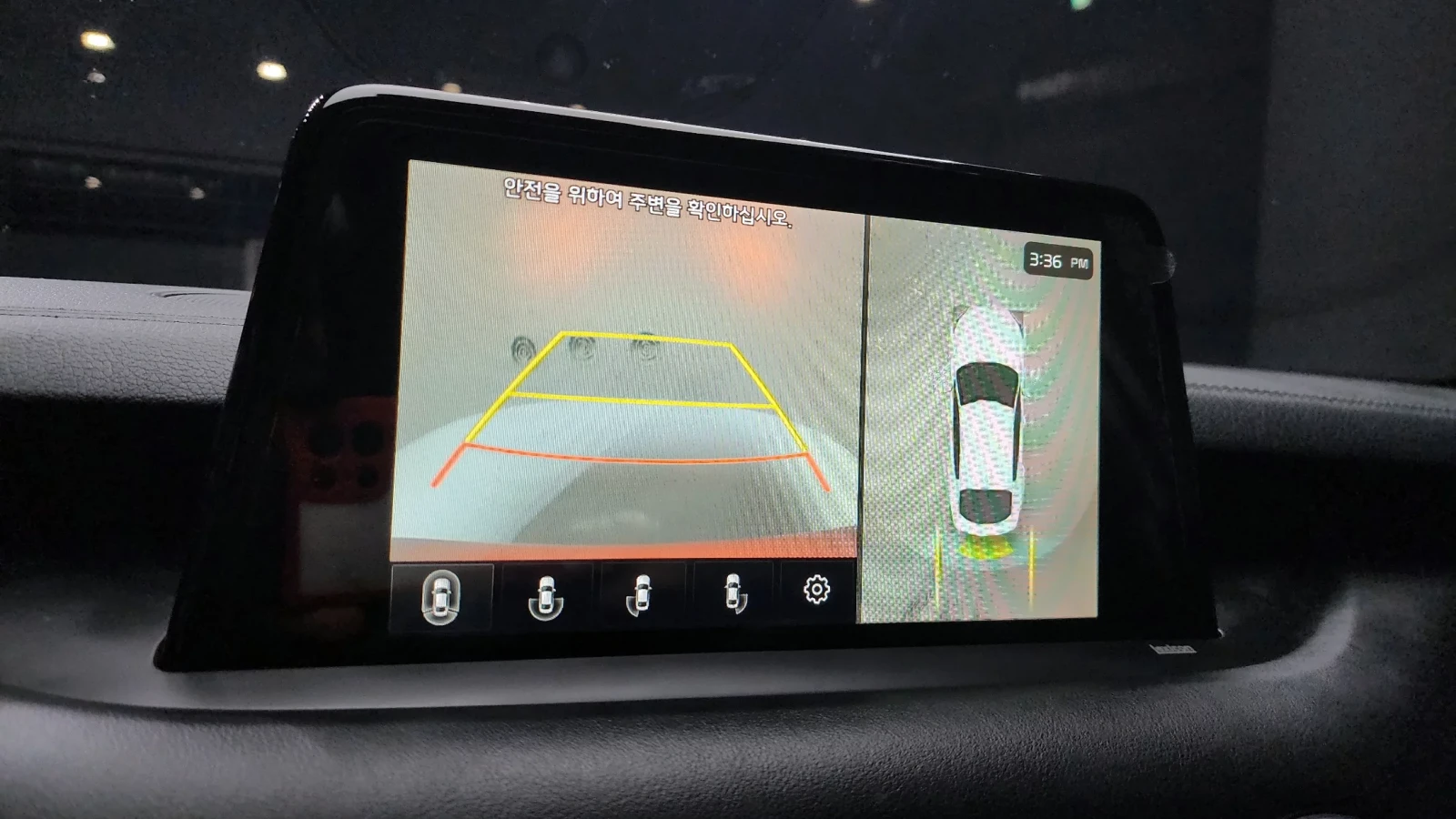 Kia Stinger 3.3 Turbo AWD Cam360/Disi/Panorama/Обдухване, снимка 13 - Автомобили и джипове - 55189850