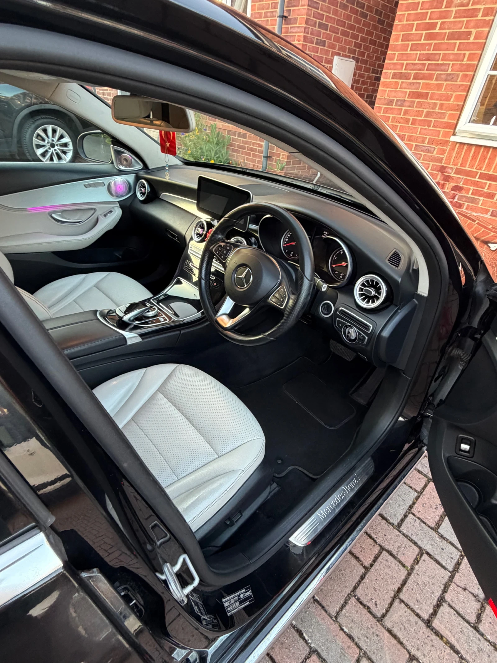 Mercedes-Benz C 220, снимка 9 - Автомобили и джипове - 55378404