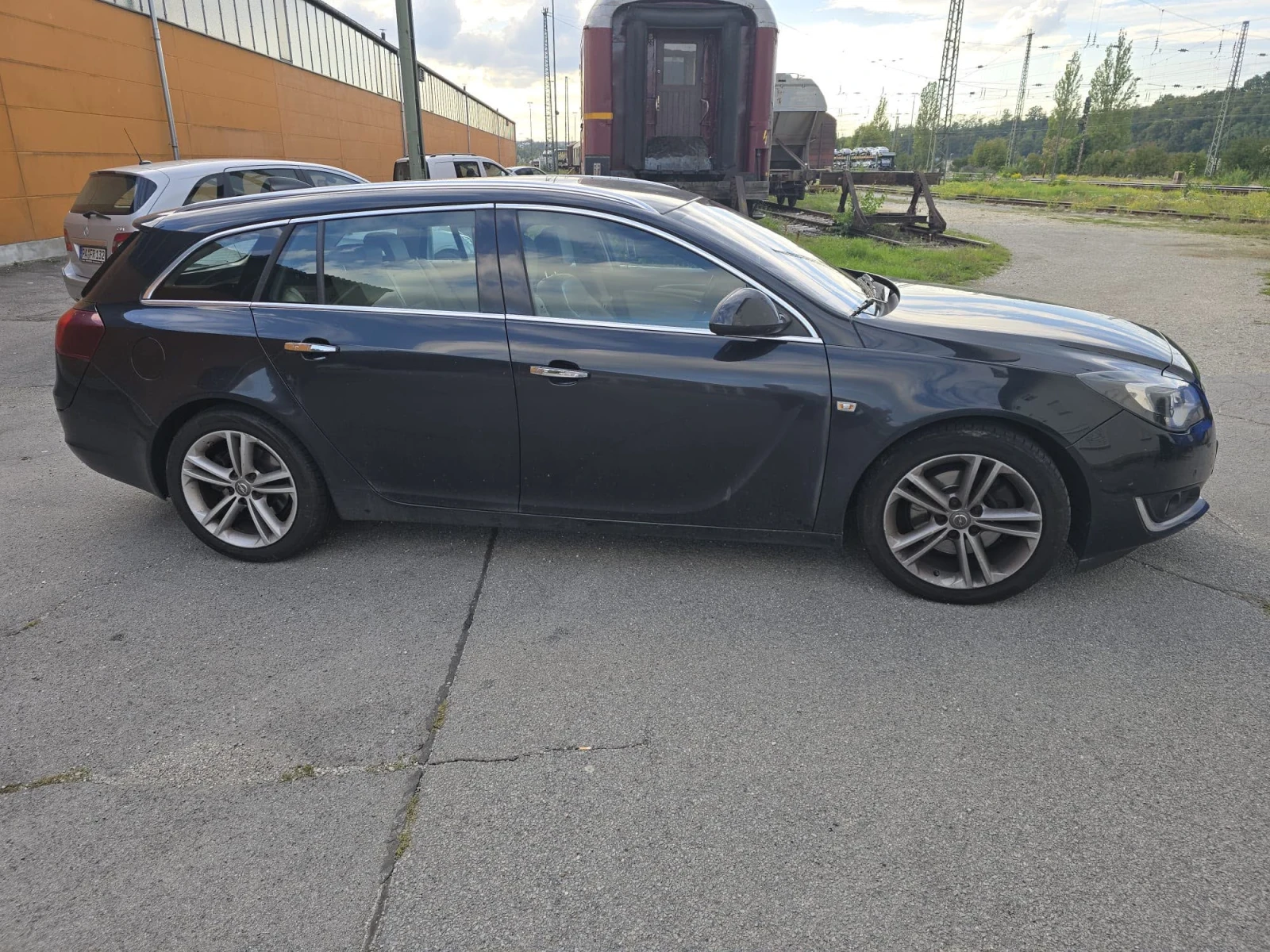 Opel Insignia, снимка 3 - Автомобили и джипове - 56466669