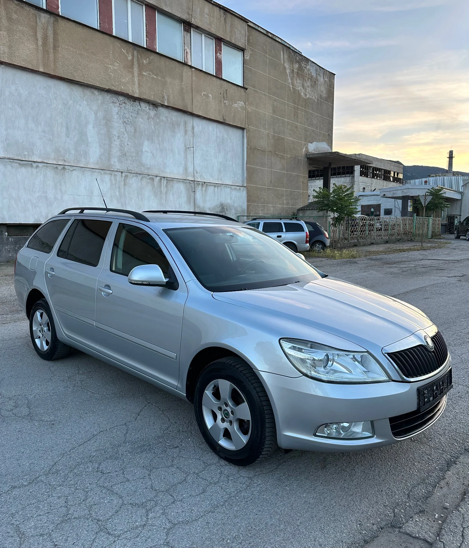 Skoda Octavia 1.6 TDI / 4x4, снимка 6 - Автомобили и джипове - 56484757