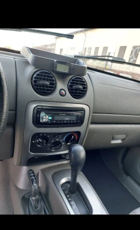 Jeep Cherokee 3.7 v6 газ, снимка 5