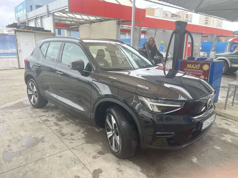 Volvo XC40, снимка 3 - Автомобили и джипове - 48746039