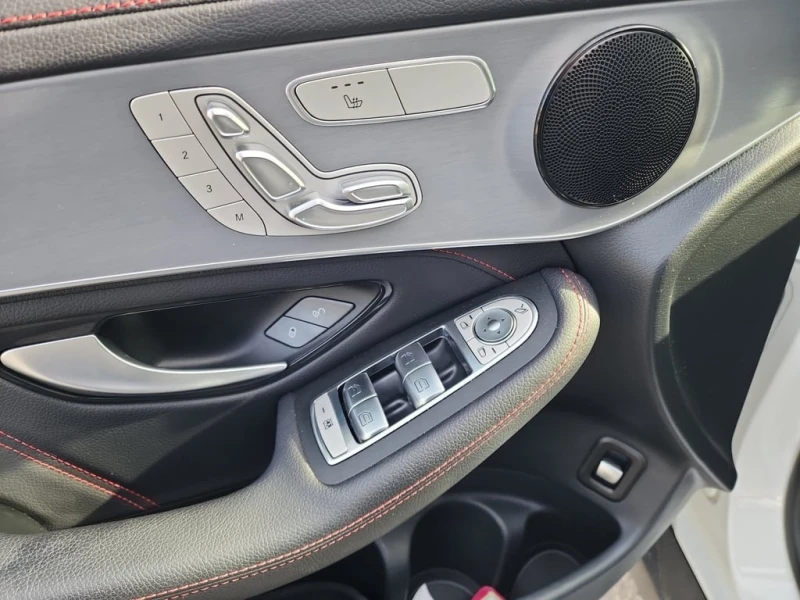 Mercedes-Benz GLC * 300 4MATIC Coupe * CARFAX * ЦЕНА ДО БГ, снимка 15 - Автомобили и джипове - 53024037