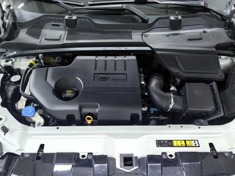 Land Rover Discovery Sport SE Edition Premium 4х4 Automatic, снимка 13 - Автомобили и джипове - 53489182