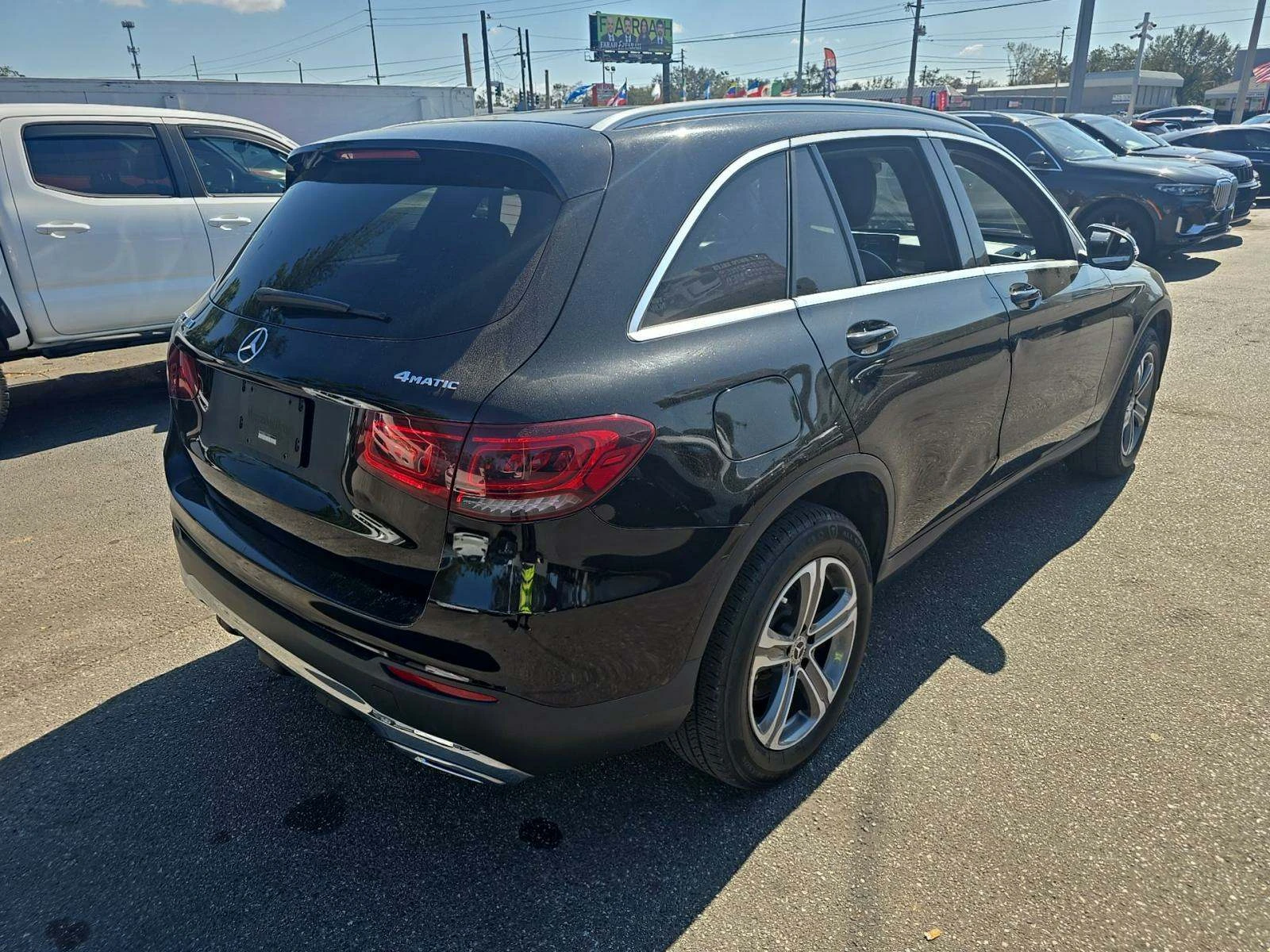 Mercedes-Benz GLC 300 4MATIC Два ключа* Подгрев* М.точка* Следене*  - изображение 3