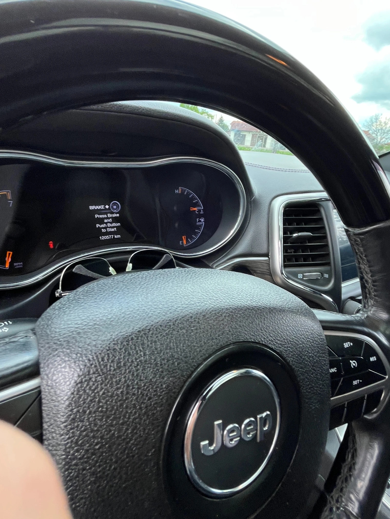 Jeep Grand cherokee Overland - изображение 10