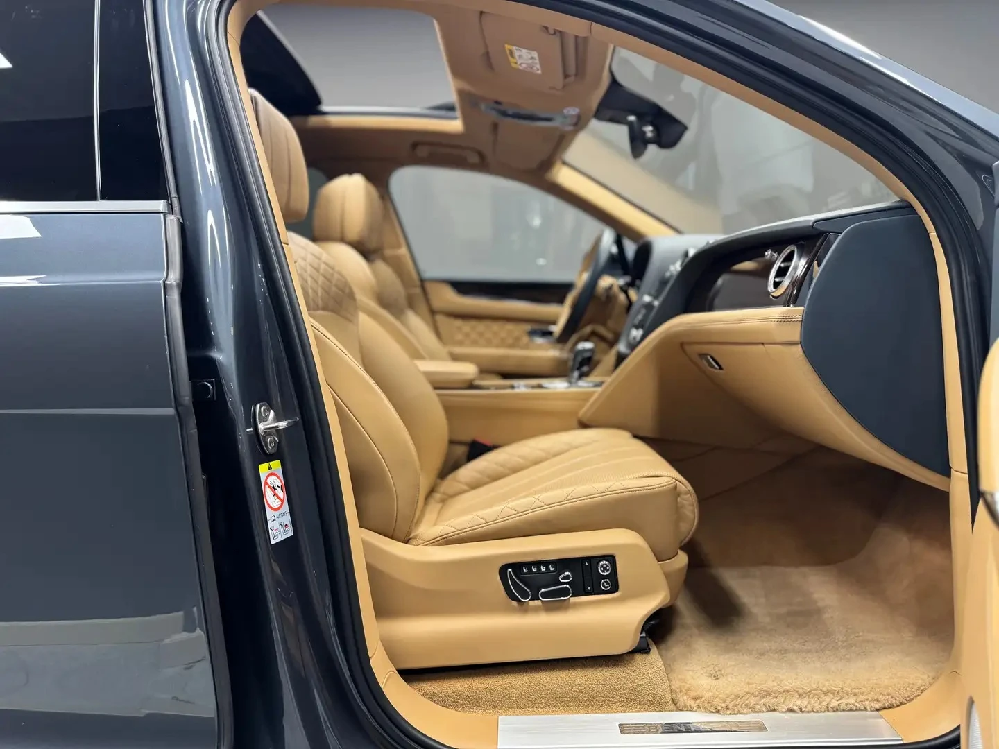 Bentley Bentayga 6.0 W12 Mulliner - изображение 10