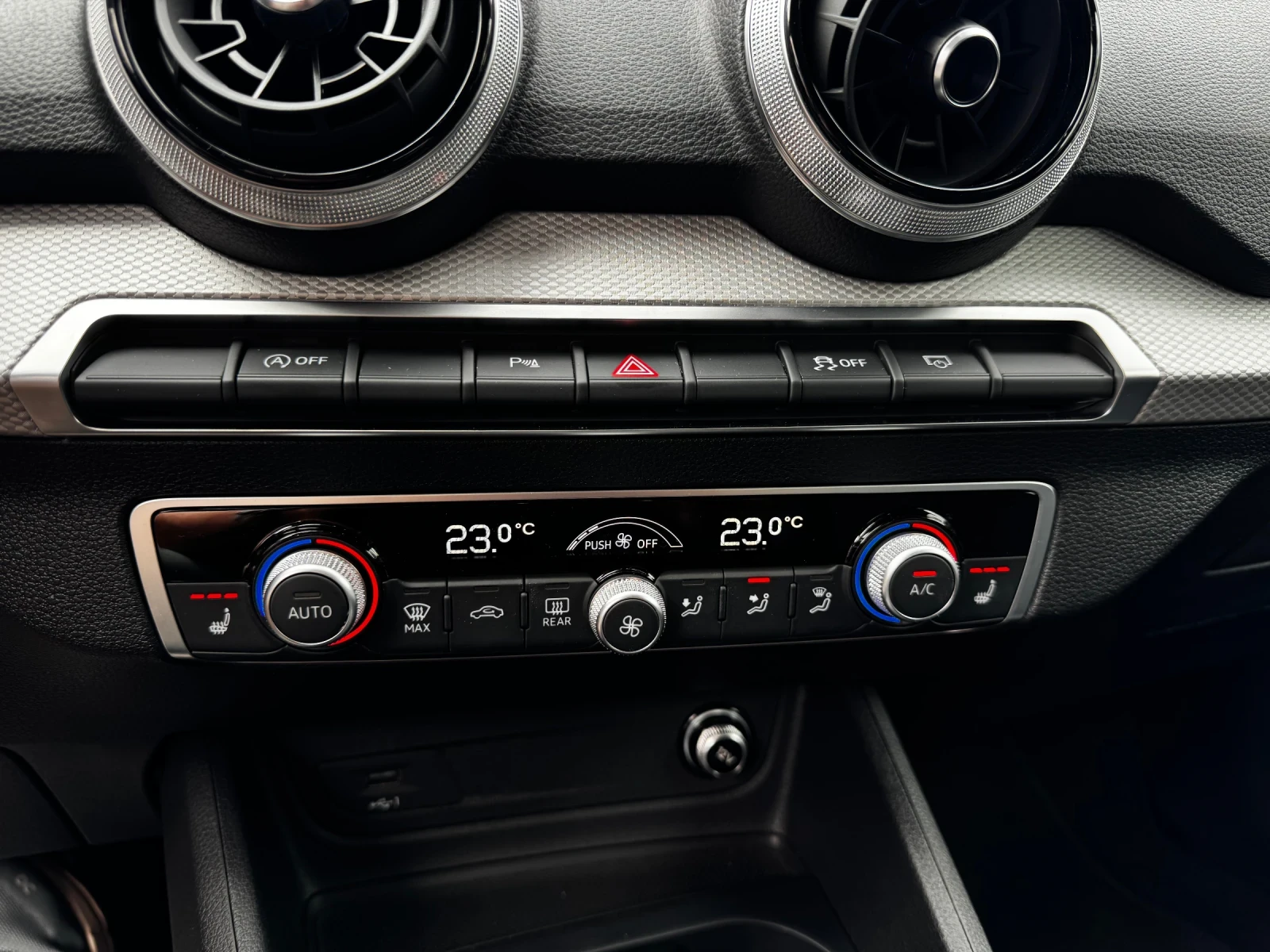 Audi Q2 2.0TDI DSG LED Virtual AppleCarPlay Keyless | Mobile.bg   11