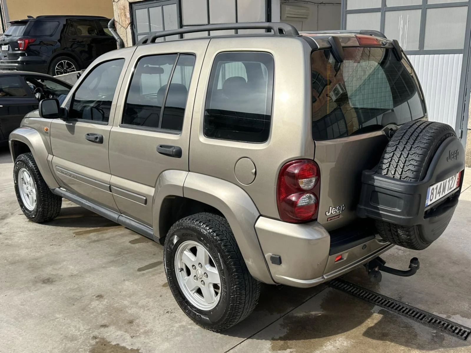 Jeep Cherokee 3.7 v6 газ, снимка 4 - Автомобили и джипове - 53481001