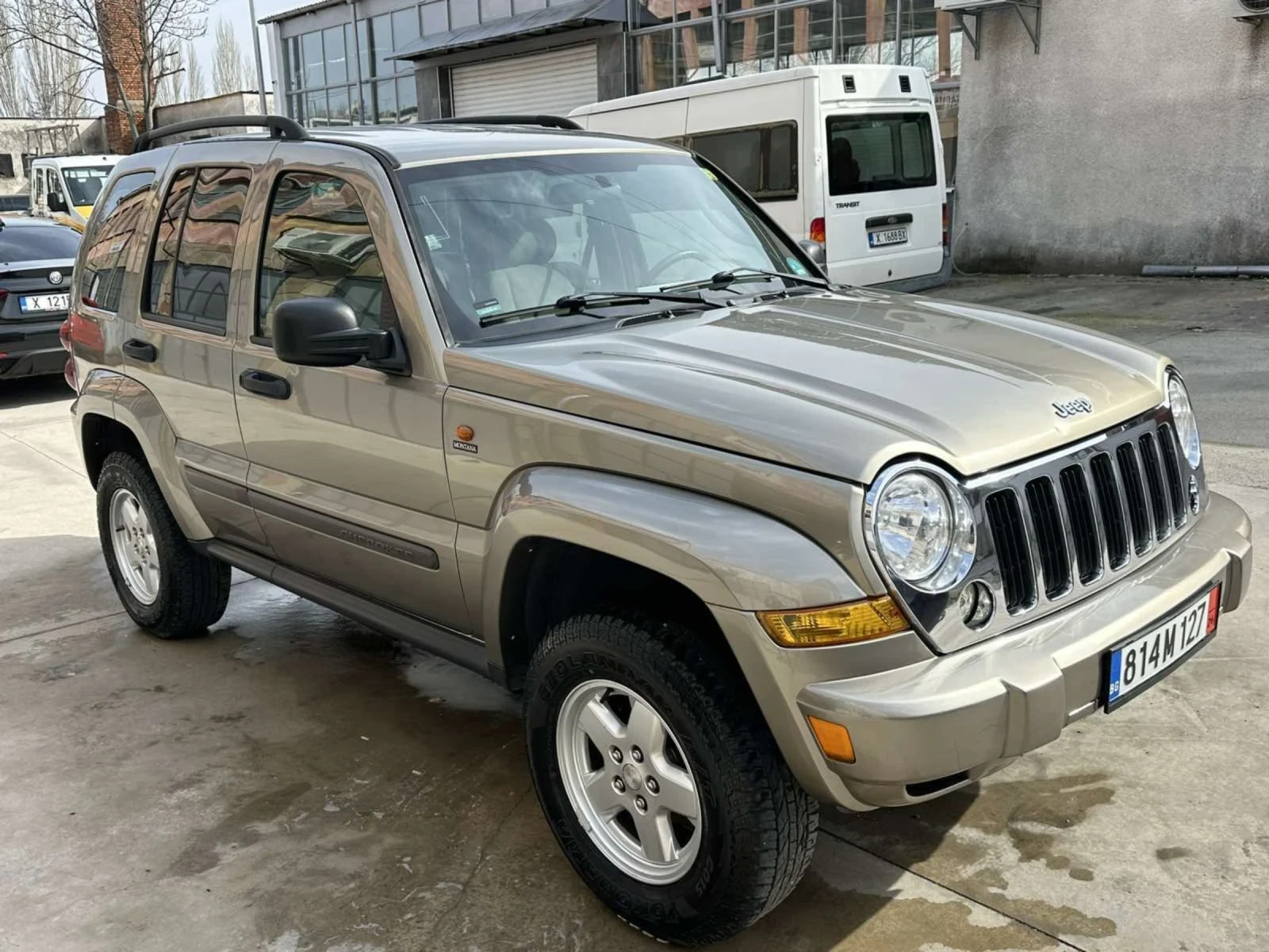 Jeep Cherokee 3.7 v6 газ, снимка 2 - Автомобили и джипове - 53481001