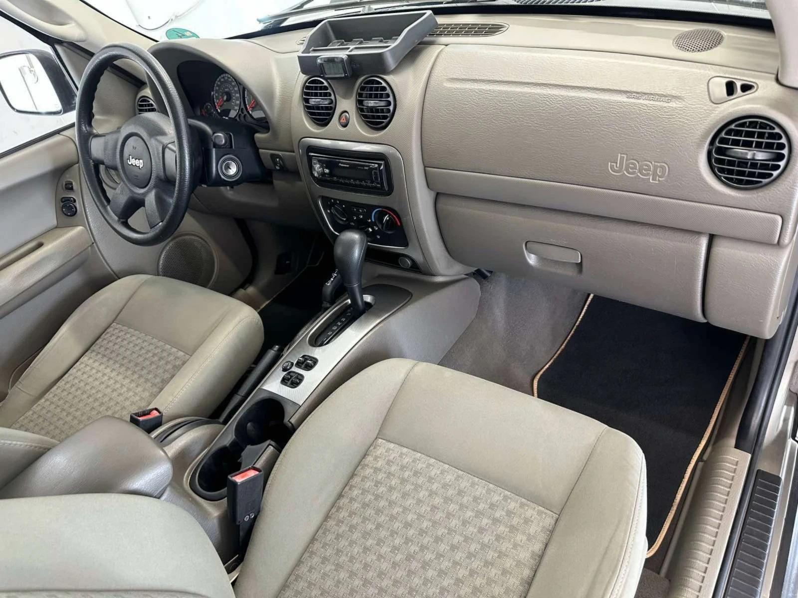 Jeep Cherokee 3.7 v6 газ, снимка 9 - Автомобили и джипове - 53481001