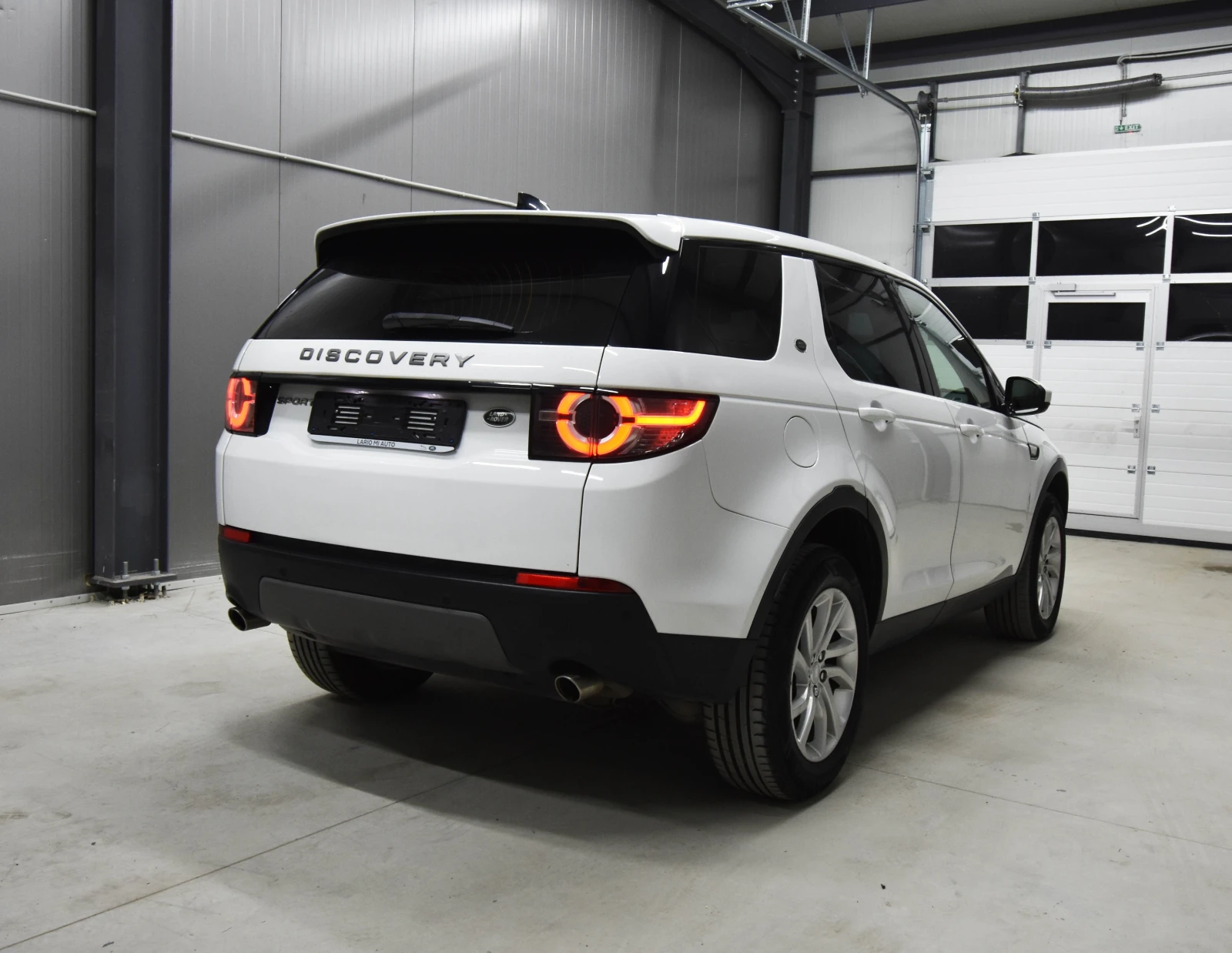 Land Rover Discovery Sport SE Edition Premium 4х4 Automatic - изображение 7