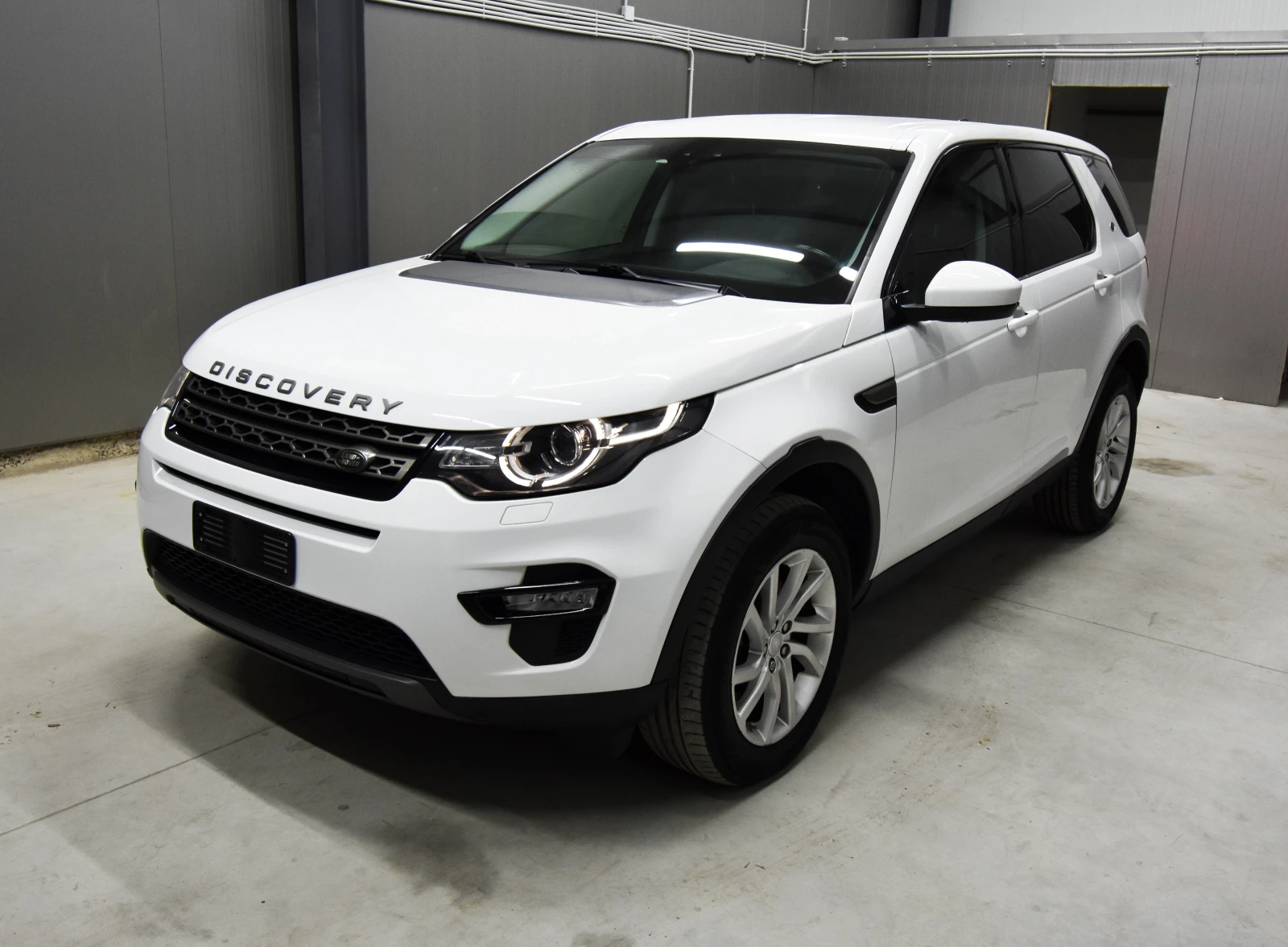 Land Rover Discovery Sport SE Edition Premium 4х4 Automatic - изображение 2