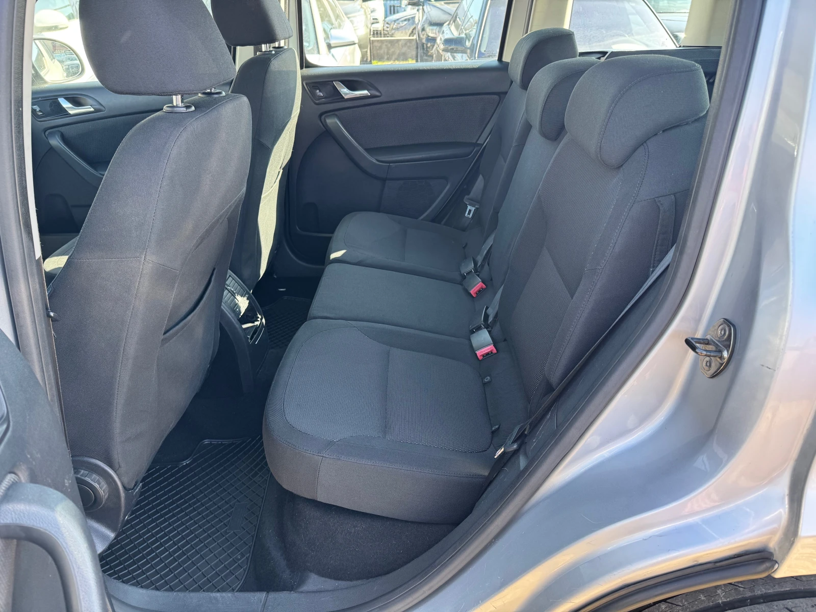 Skoda Yeti 2.0tdi 4x4 140kc., снимка 12 - Автомобили и джипове - 53743908