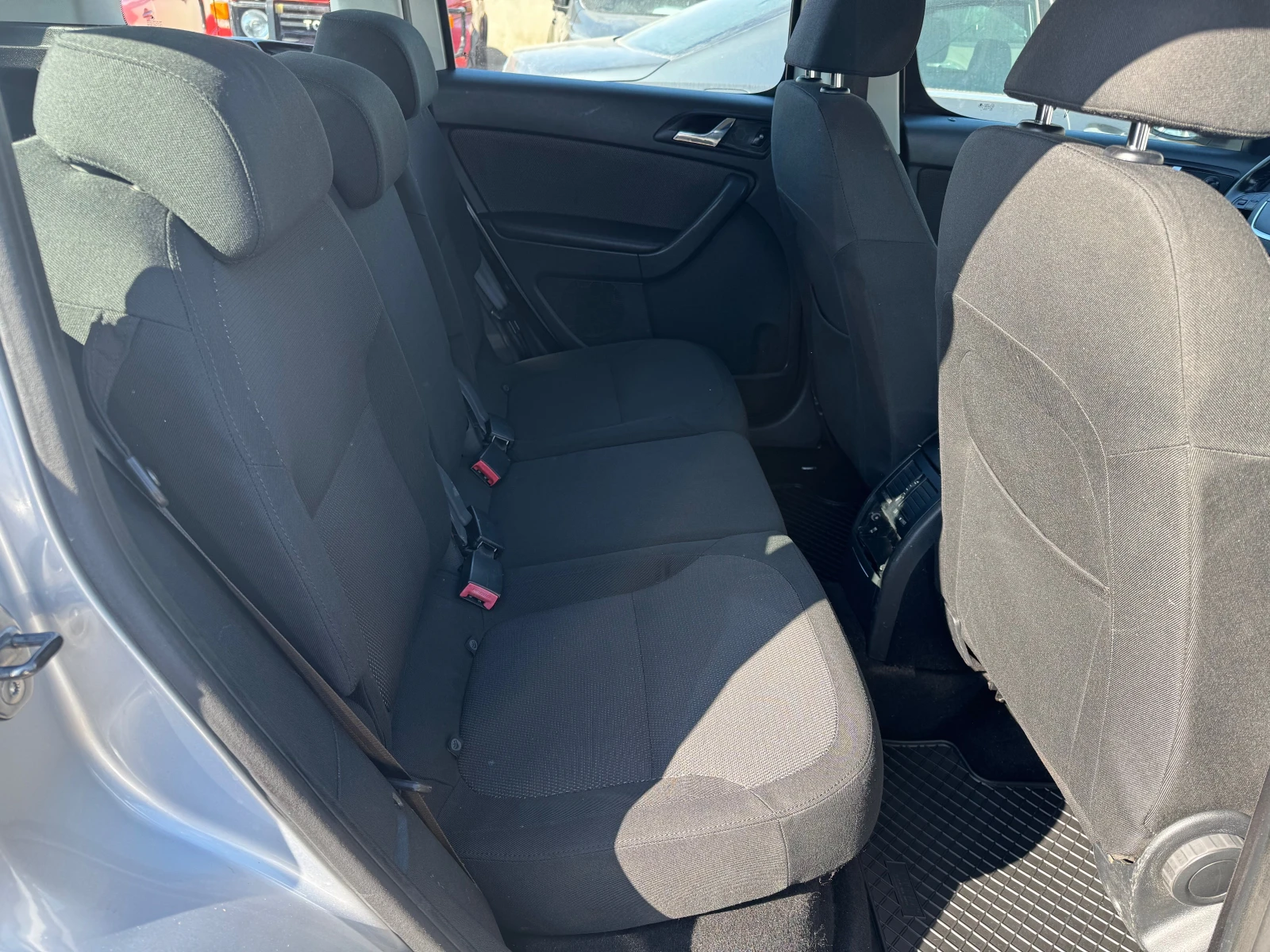 Skoda Yeti 2.0tdi 4x4 140kc., снимка 13 - Автомобили и джипове - 53743908