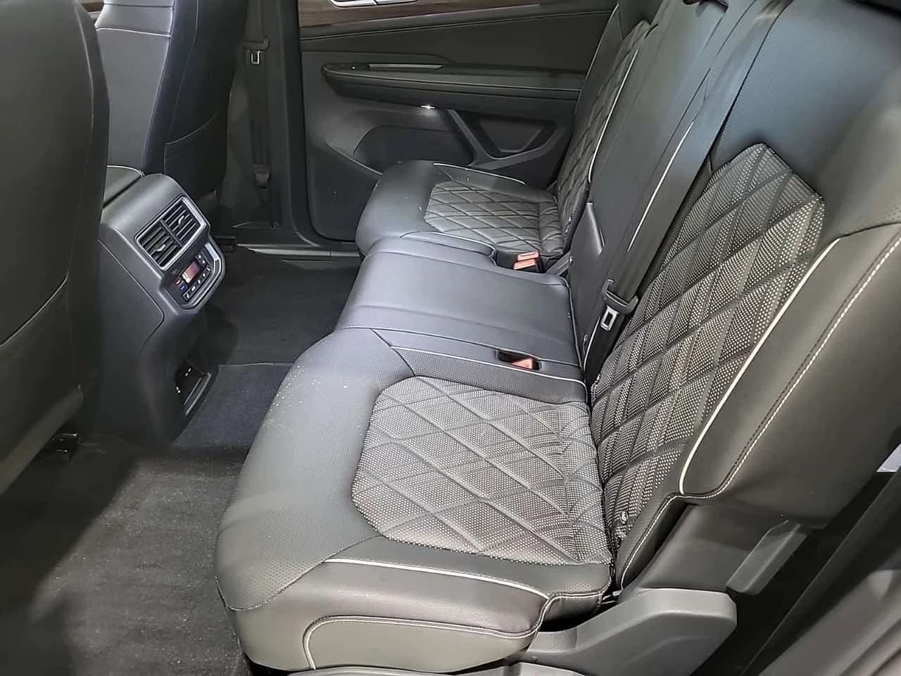 VW Atlas  | R-LINE | EXECLINE | ОБДУХВАНЕ | CARFAX, снимка 13 - Автомобили и джипове - 53824842