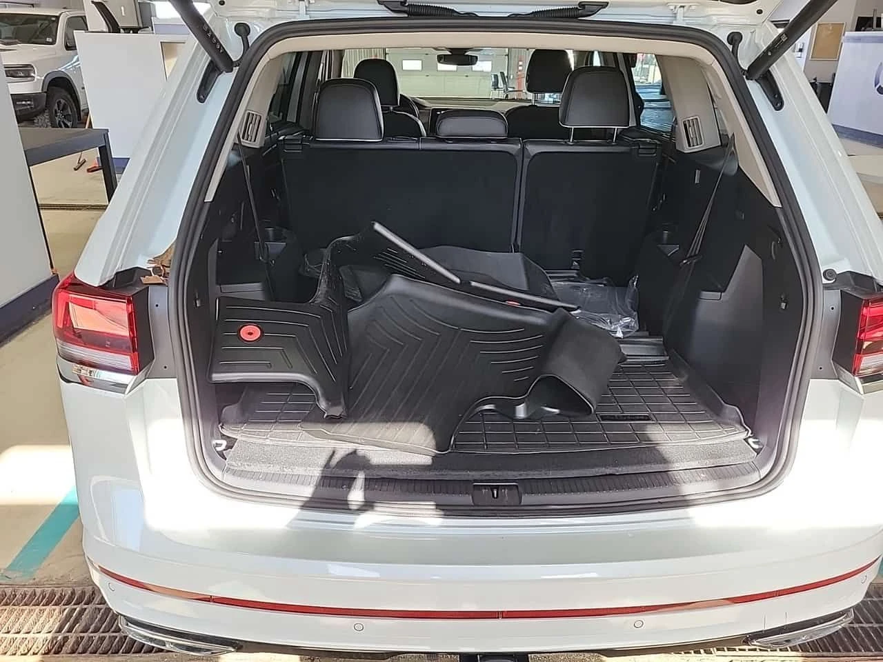 VW Atlas  | R-LINE | EXECLINE | ОБДУХВАНЕ | CARFAX, снимка 15 - Автомобили и джипове - 53824842