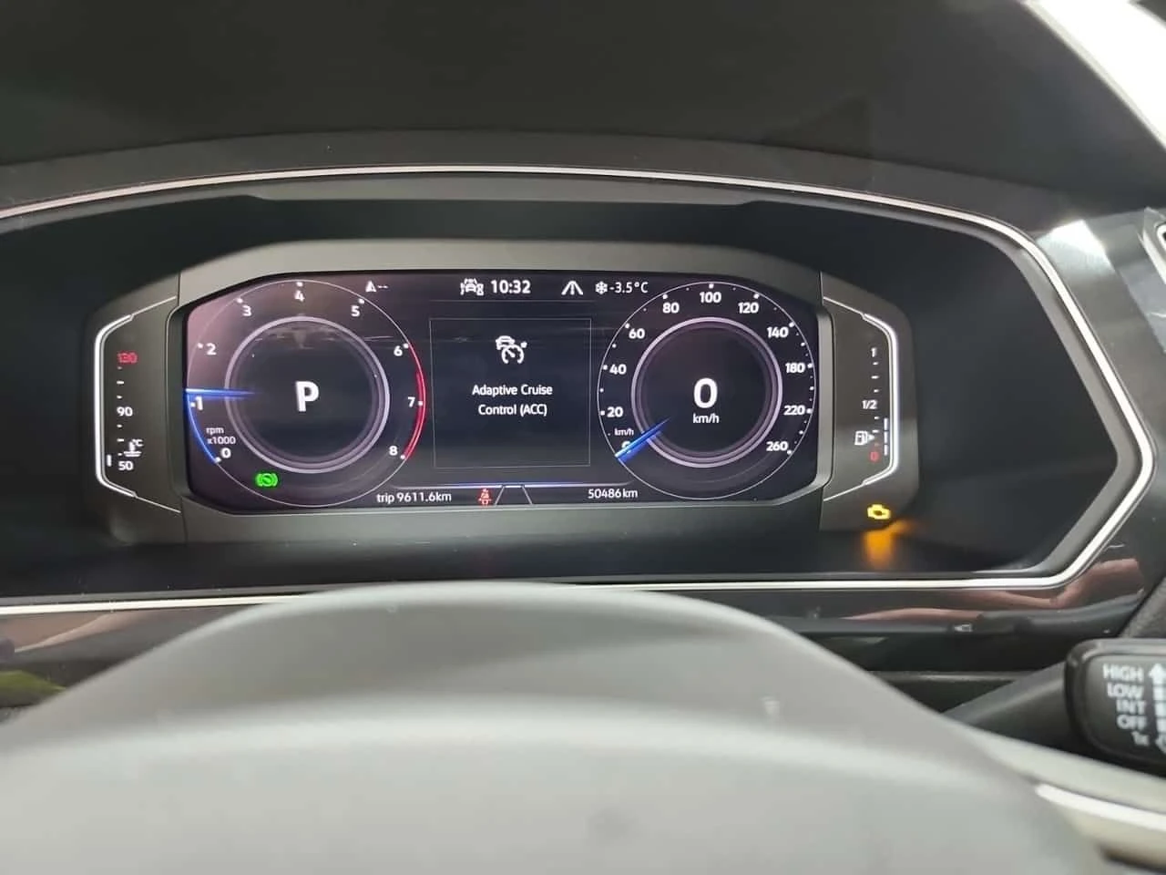 VW Tiguan SE| LANE ASSIST| 2 КЛЮЧА| 2 ЧИФТА ГУМИ , снимка 11 - Автомобили и джипове - 54155507