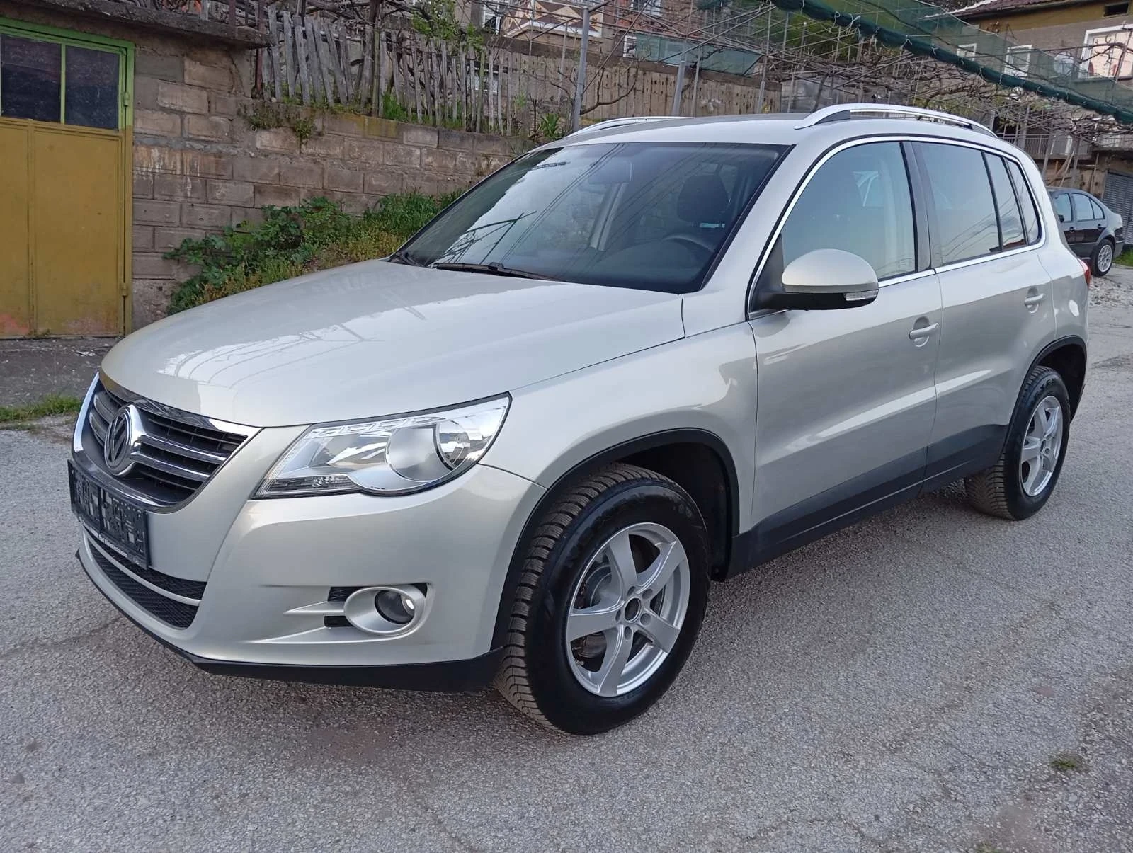 VW Tiguan 2.0tdi.4x4.6sk.evro5, снимка 3 - Автомобили и джипове - 54230572
