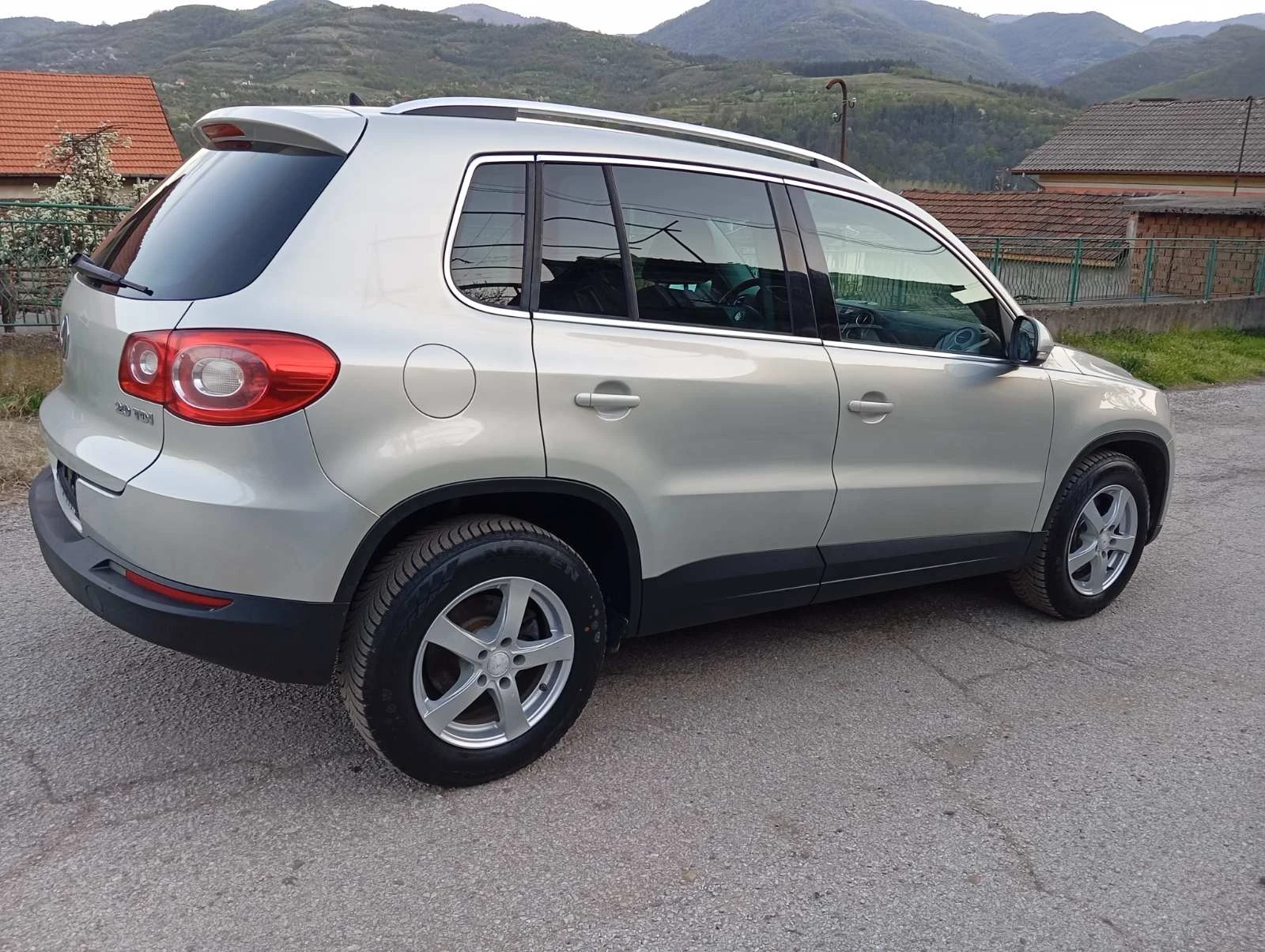 VW Tiguan 2.0tdi.4x4.6sk.evro5, снимка 5 - Автомобили и джипове - 54230572