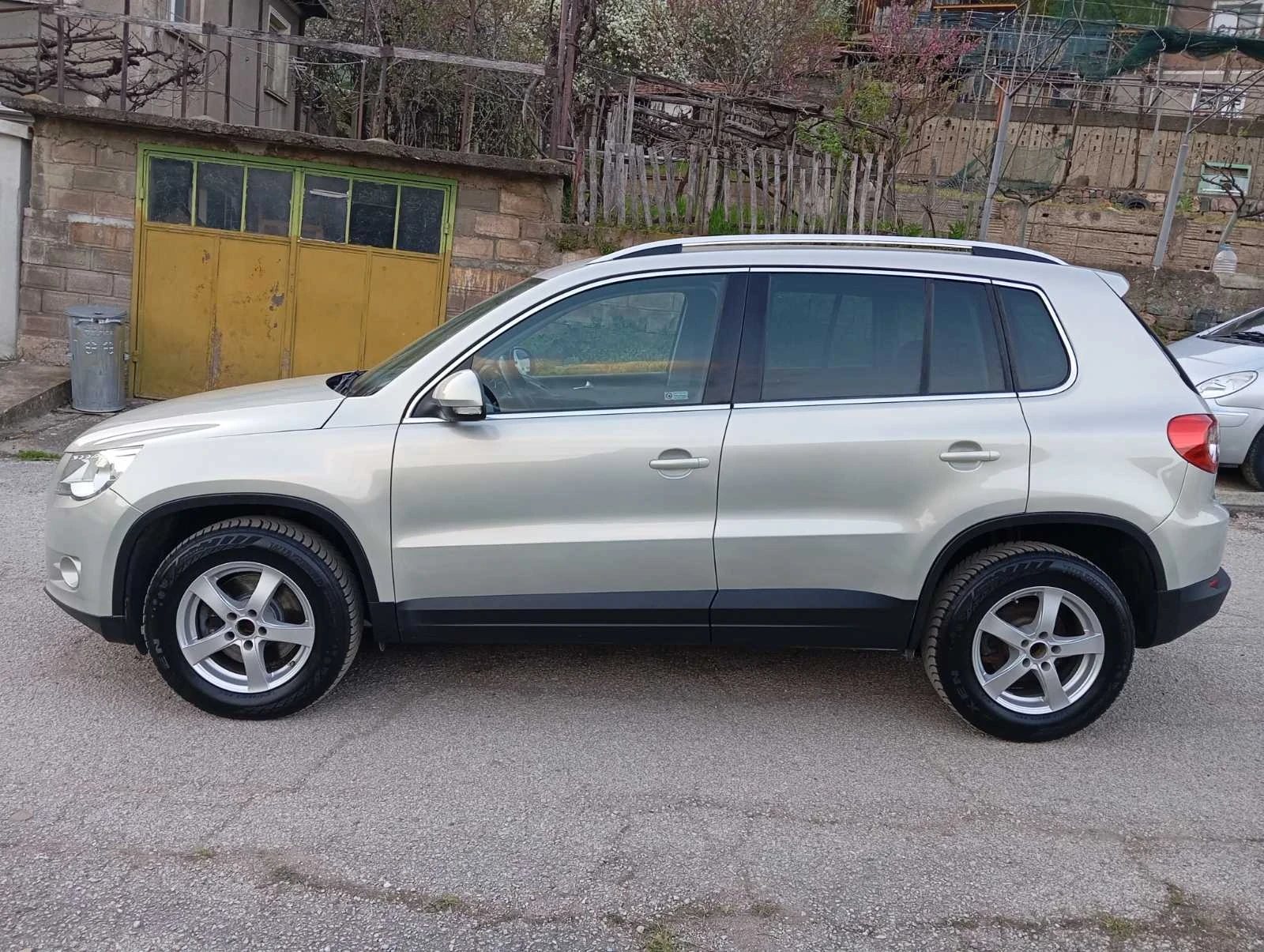 VW Tiguan 2.0tdi.4x4.6sk.evro5, снимка 8 - Автомобили и джипове - 54230572
