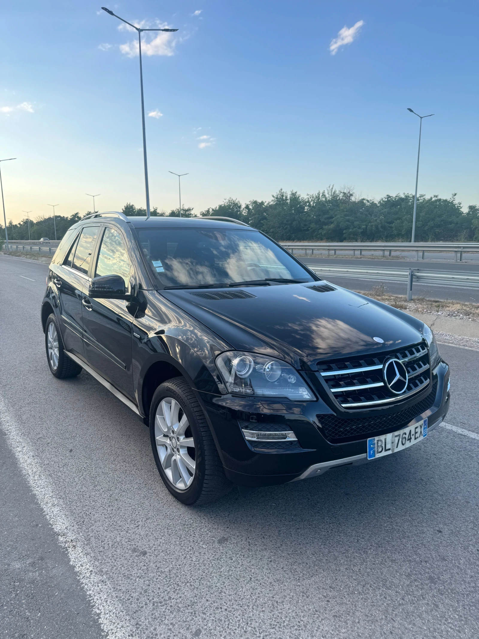 Mercedes-Benz ML 350 Ml300 , снимка 3 - Автомобили и джипове - 55451285