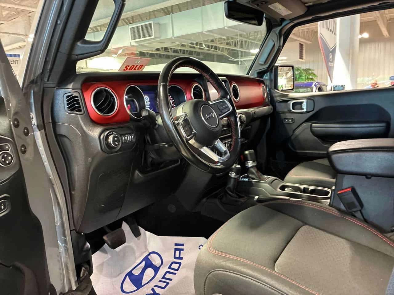 Jeep Gladiator * Rubicon * АВТОКРЕДИТ БЕЗ ПЪРВОНАЧАЛНА ВНОСКА* , снимка 5 - Автомобили и джипове - 55515654