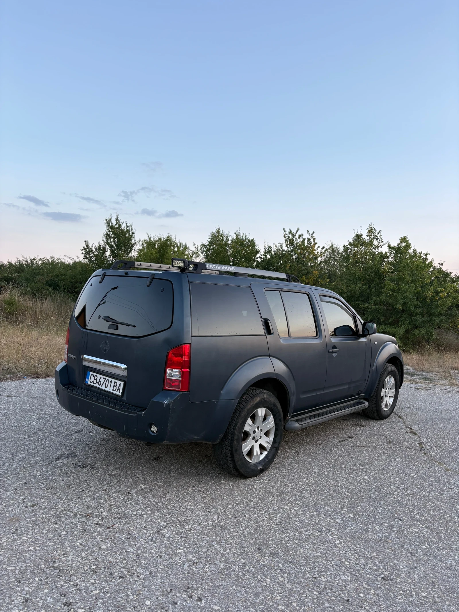 Nissan Pathfinder, снимка 2 - Автомобили и джипове - 55589881