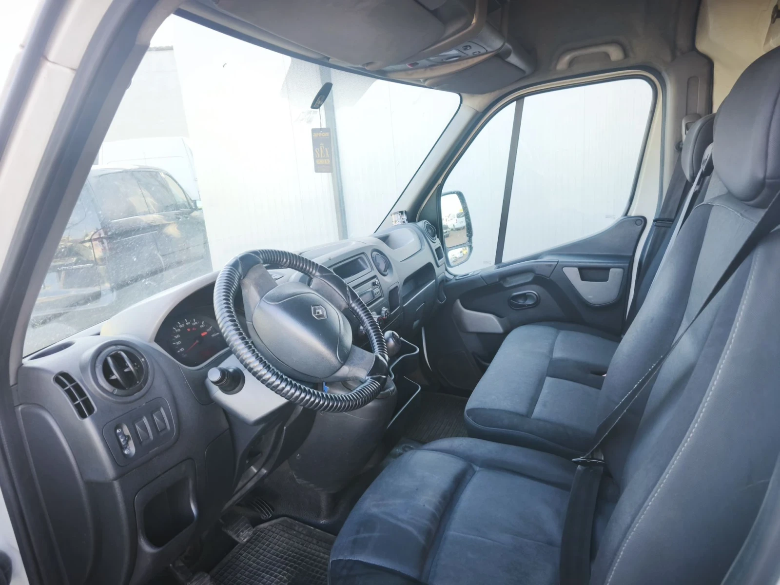 Renault Master 2.3 дизел, снимка 10 - Бусове и автобуси - 56260199