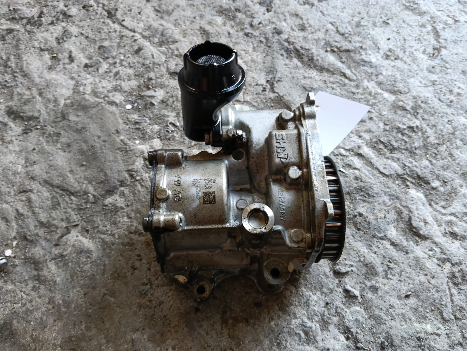 маслена помпа 2.0TDI 04L145208AA 04L115263B Audi A4