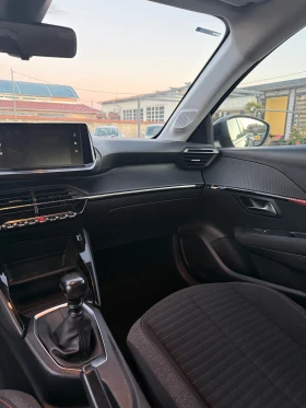 Peugeot 208 1.2, снимка 7