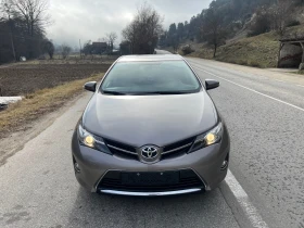 Toyota Auris 2.0D-4D* Камера* Нави* Холандия* Два ключа&Джанти, снимка 2