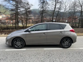 Toyota Auris 2.0D-4D* Камера* Нави* Холандия* Два ключа&Джанти, снимка 8