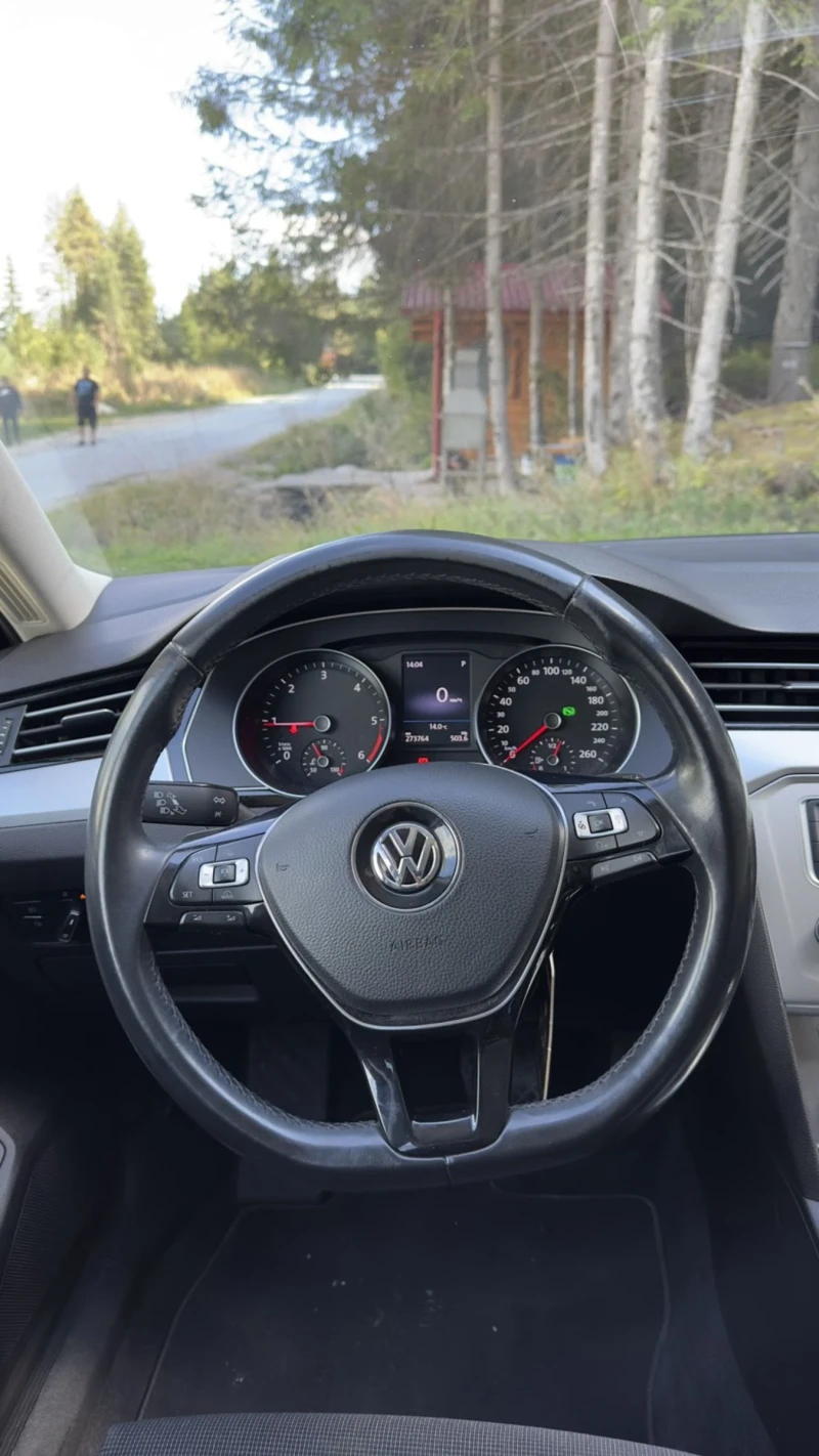 VW Passat Variant 2.0TDI, снимка 16 - Автомобили и джипове - 47332650