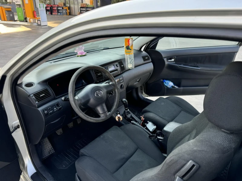 Toyota Corolla 2.0 D4D, снимка 6 - Автомобили и джипове - 47412845