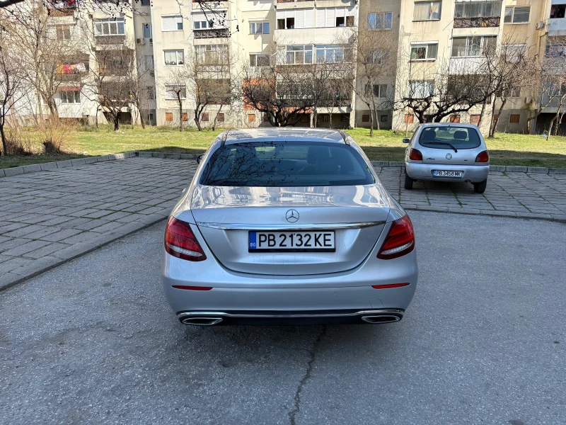 Mercedes-Benz E 220 CDI 9G-tronic Топ състояние, снимка 5 - Автомобили и джипове - 49285370