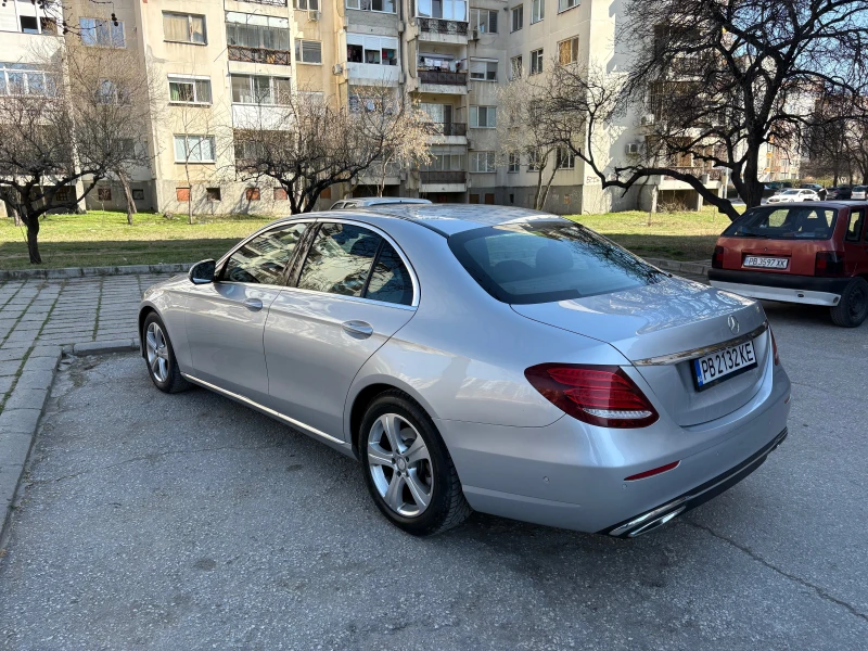 Mercedes-Benz E 220 CDI 9G-tronic Топ състояние, снимка 4 - Автомобили и джипове - 49285370