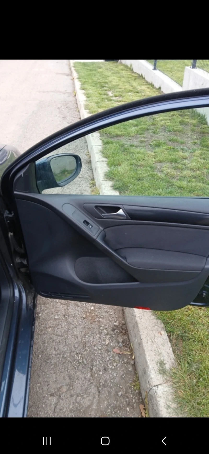 VW Golf 1.6тди, снимка 11 - Автомобили и джипове - 53010215