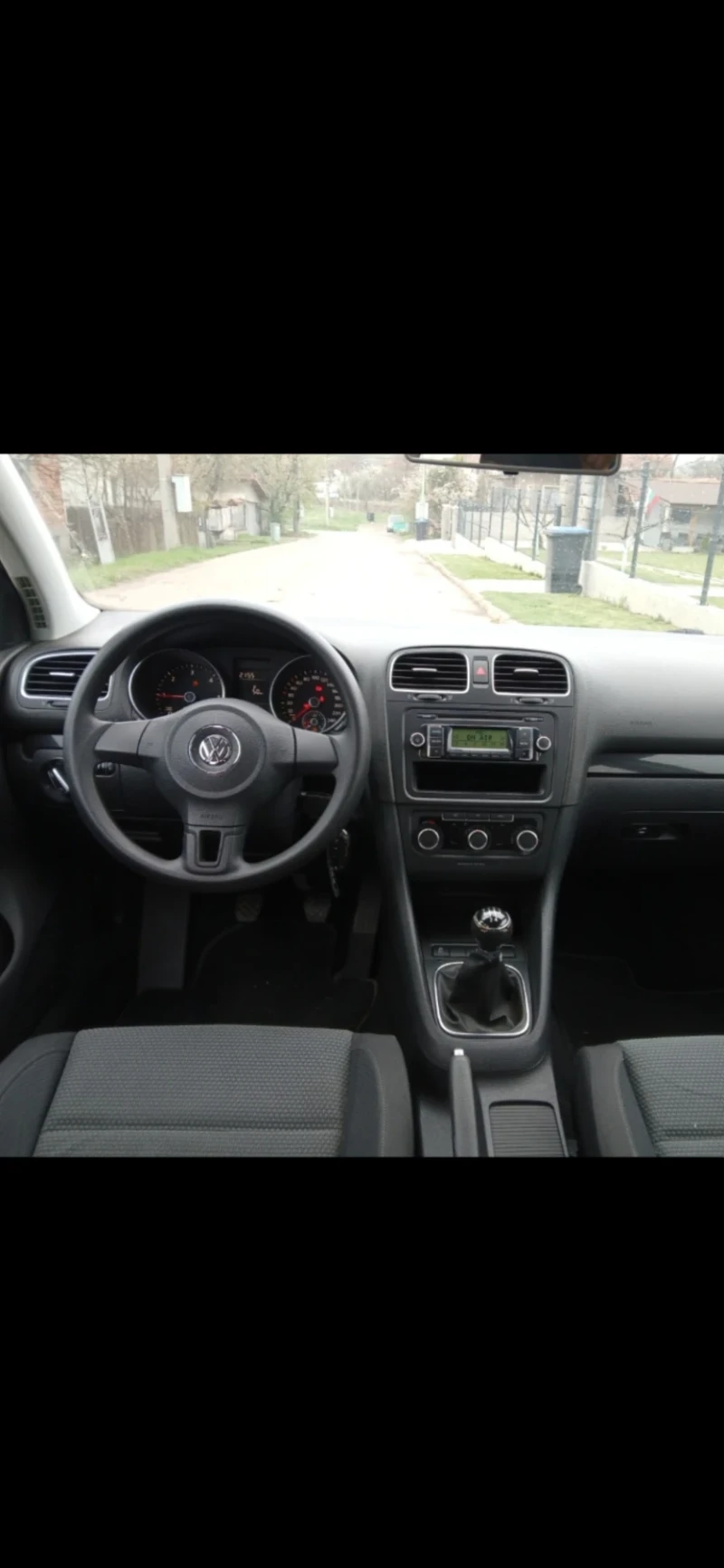 VW Golf 1.6тди, снимка 5 - Автомобили и джипове - 53010215