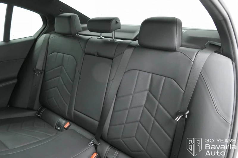 BMW 520 i M Sport Paket Steptronic, снимка 8 - Автомобили и джипове - 52727211