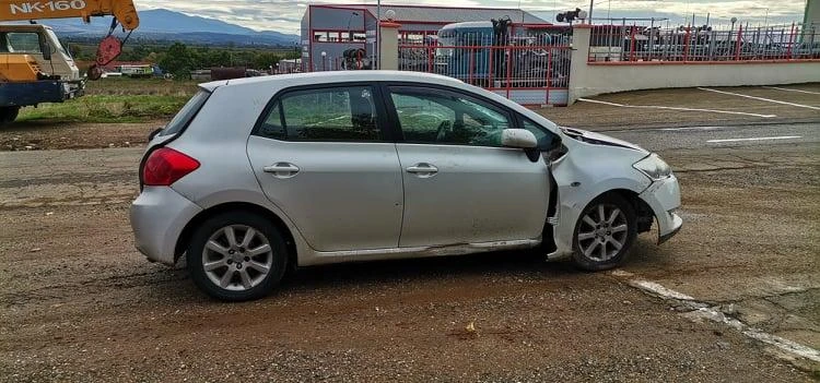 Toyota Auris 1.4, снимка 3 - Автомобили и джипове - 41991604