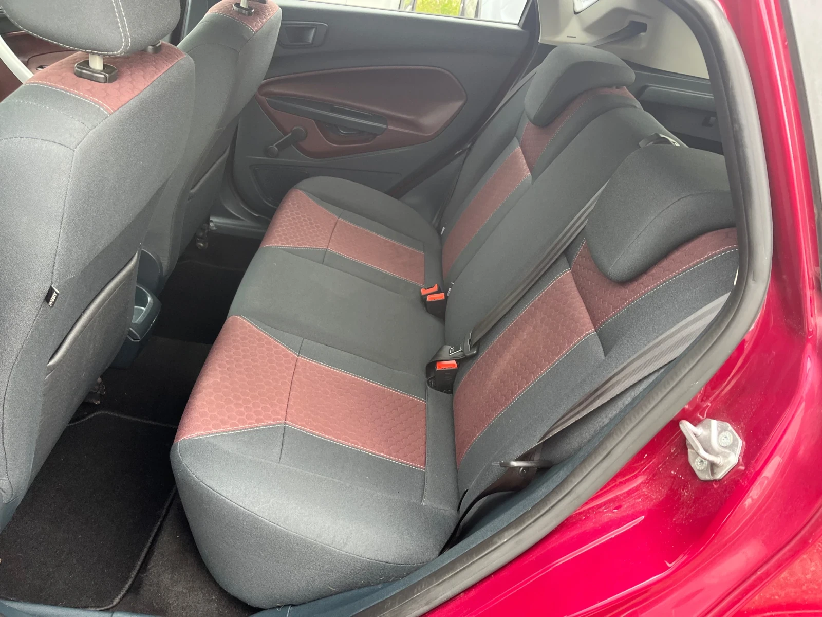 Ford Fiesta 1.25i* Климатроник* Подгрев - изображение 10