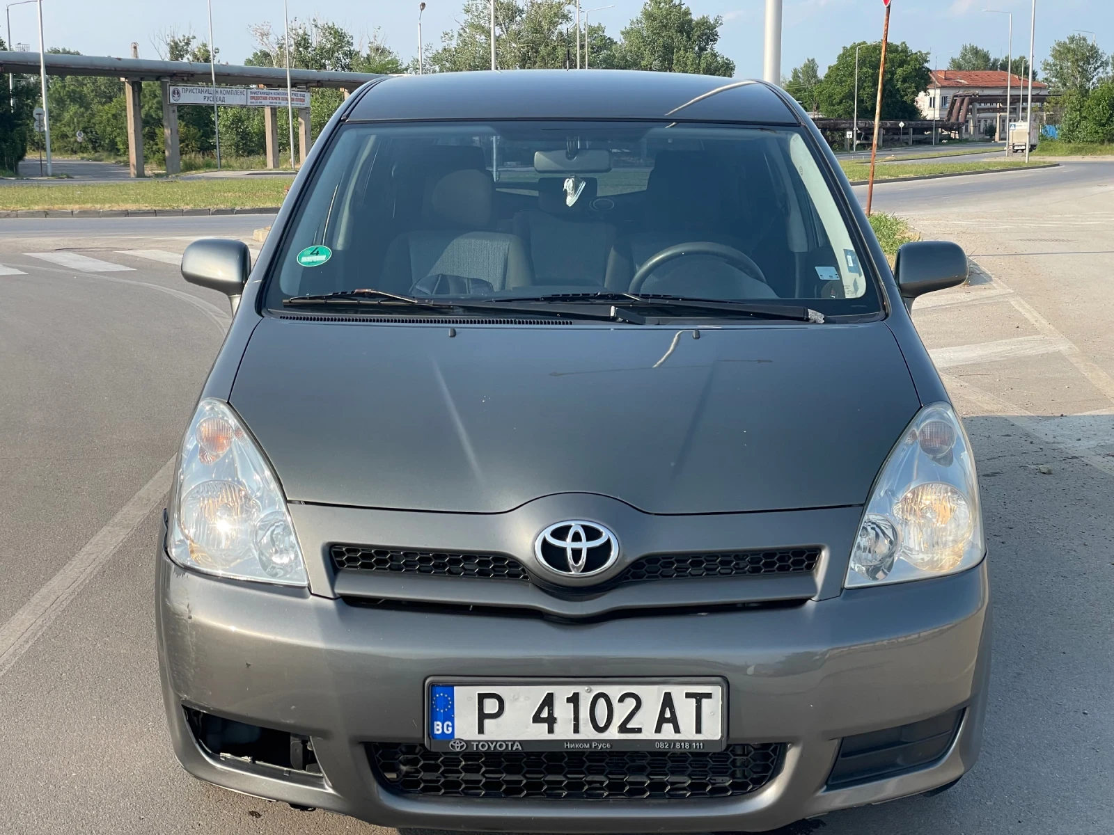 Toyota Corolla verso 2.2d4d РЕГИСТРИРАНА, ОБСЛУЖЕНА - изображение 2