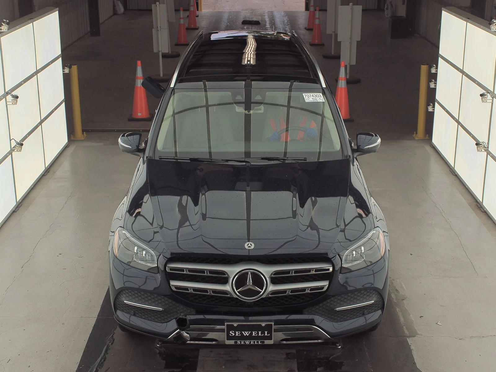 Mercedes-Benz GLS 450 7МЕСТА* ДИСТРОНИК* МАСАЖ* ОБДУХ* ПОДГРЕВ* КАМЕРА*  - изображение 2